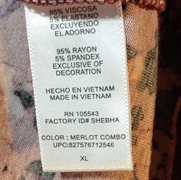 Daisy Fuentes EUC Burgundy Patterned Top, Asymmetrical Neckline, XL - Picture 5 of 7